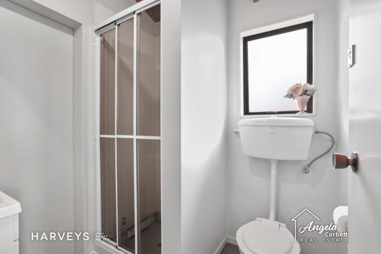 Photo of property in 29a Rua Road, Glen Eden, Auckland, 0602