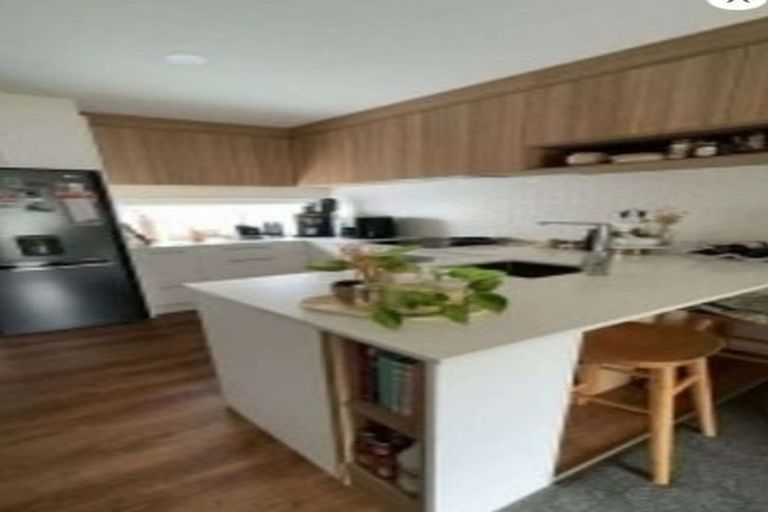 Photo of property in 4/5 Dellwood Avenue, Henderson, Auckland, 0612