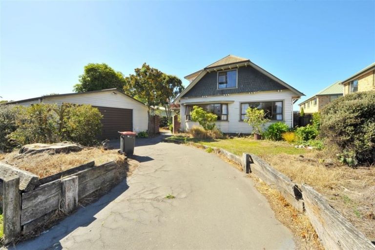 Photo of property in 102 Rattray Street, Riccarton, Christchurch, 8041