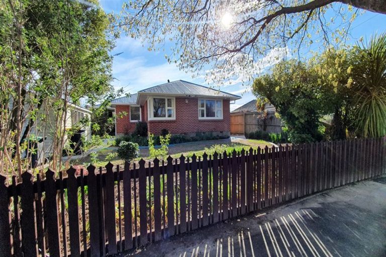 Photo of property in 44 Pinehurst Crescent, Russley, Christchurch, 8042