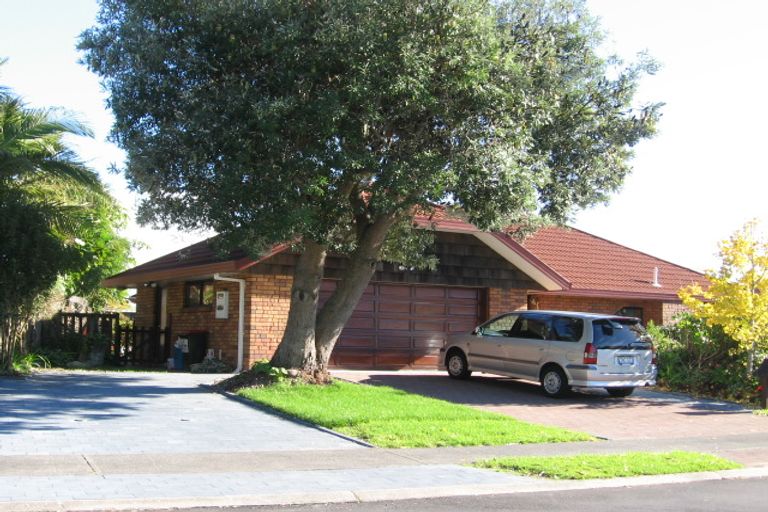 Photo of property in 4 Nickell Place, Orewa, 0931