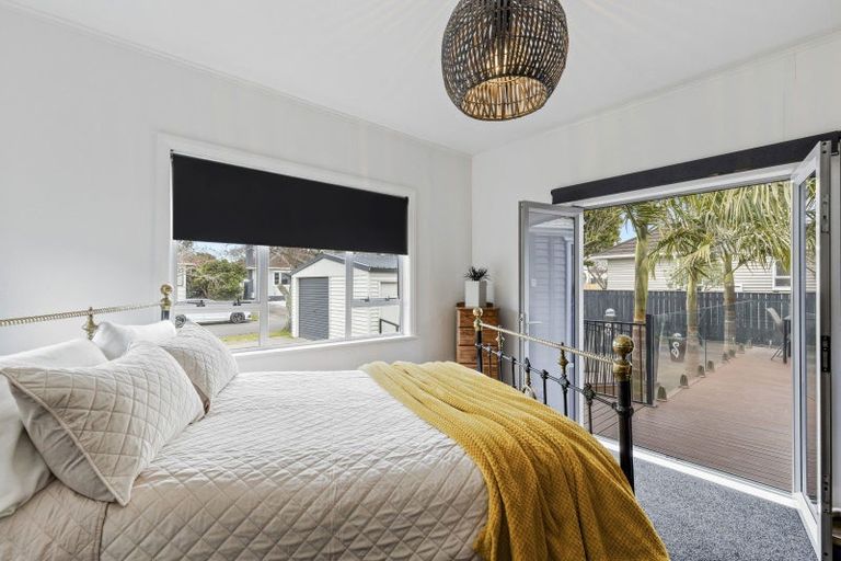 Photo of property in 17 Exeter Street, Brooklands, New Plymouth, 4310