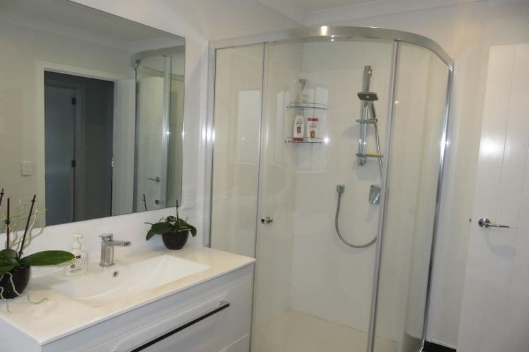 Photo of property in 79 Spenmoor Street, Newlands, Wellington, 6037