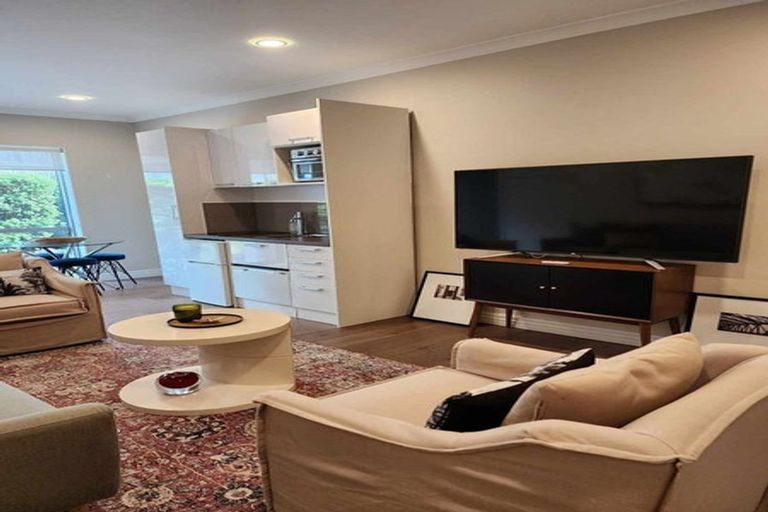 Photo of property in 89b William Bayes Place, Red Beach, 0932