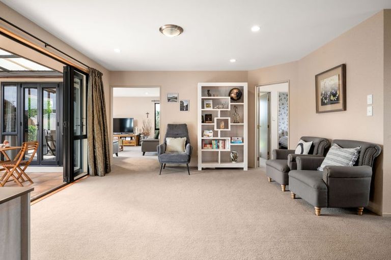 Photo of property in 10 Drumfearn Place, Rototuna, Hamilton, 3210