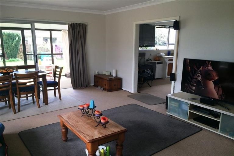 Photo of property in 28 Strathfield Avenue, Dallington, Christchurch, 8061