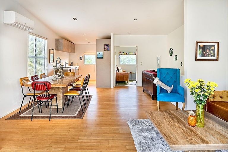 Photo of property in 3 Saddleback Grove, Karori, Wellington, 6012