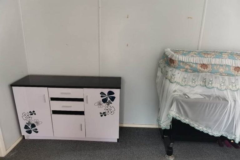 Photo of property in 35 Malmo Place, Massey, Auckland, 0614