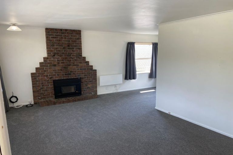 Photo of property in 23 Ellice Road, Totara Vale, Auckland, 0629