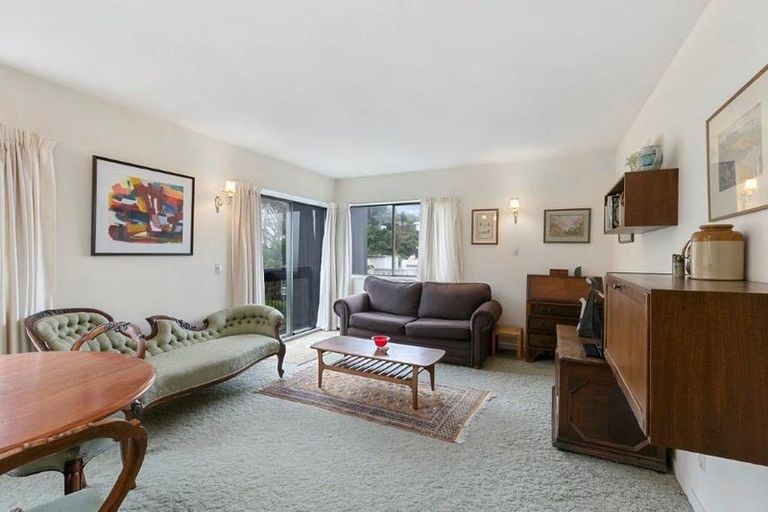 Photo of property in Mansfield Towers, 1 Grant Road, Thorndon, Wellington, 6011