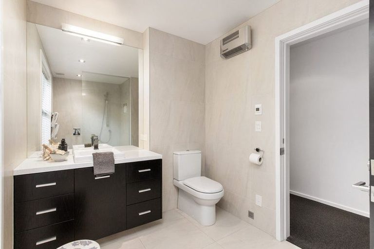 Photo of property in 40 Wroxton Terrace, Merivale, Christchurch, 8014