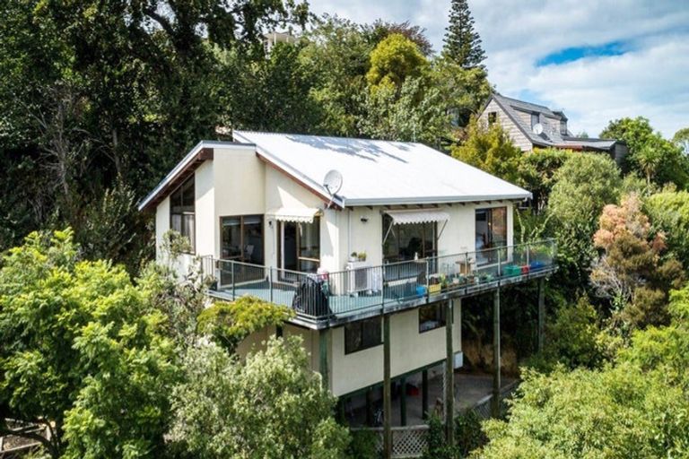 Photo of property in 27 Burns Road, Hospital Hill, Napier, 4110