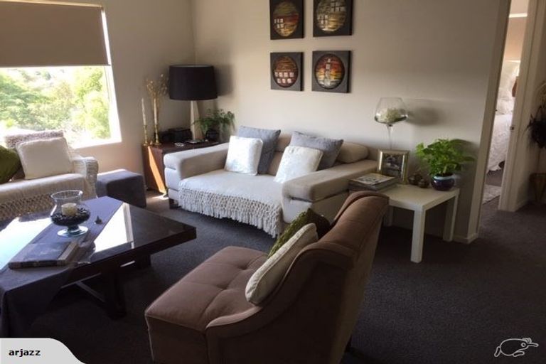 Photo of property in 5 Tern Place, Unsworth Heights, Auckland, 0632