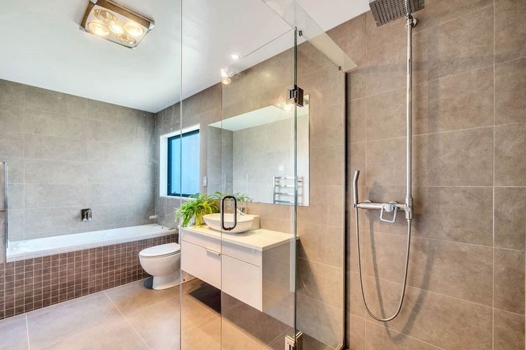 Photo of property in 14 Platinum Rise, Ranui, Auckland, 0612