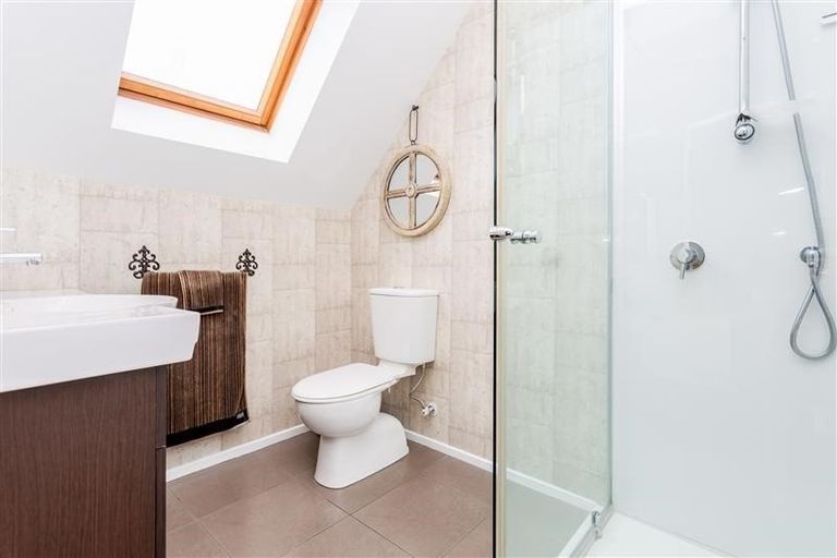 Photo of property in 8 Dorfold Mews, Avonhead, Christchurch, 8042