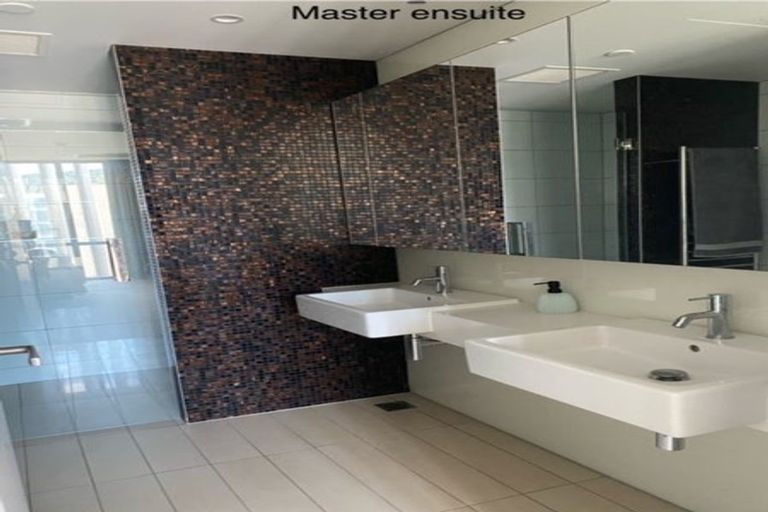 Photo of property in 251/2u Market Lane, Wellington Central, Wellington, 6011