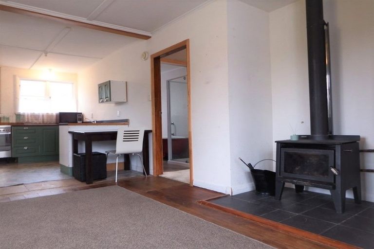 Photo of property in 7 Rangatira Road, Hunterville, 4730