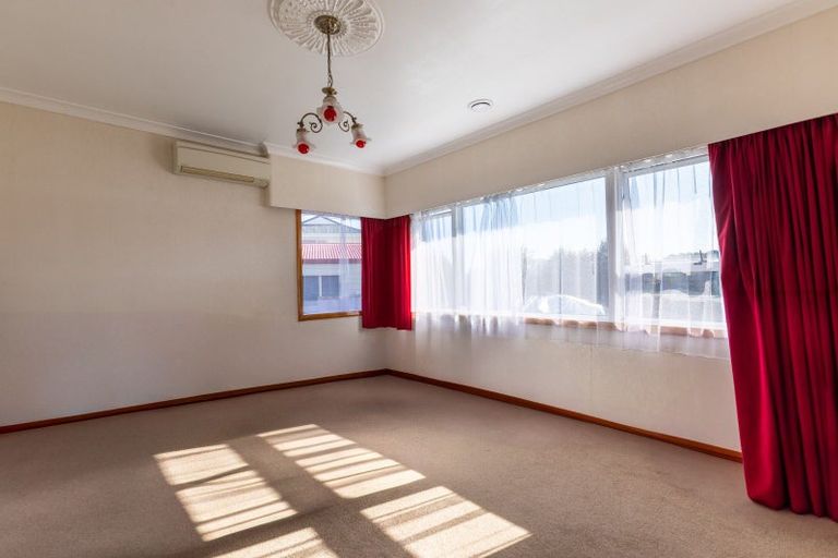 Photo of property in 18 Richardson Street, Woodville, 4920