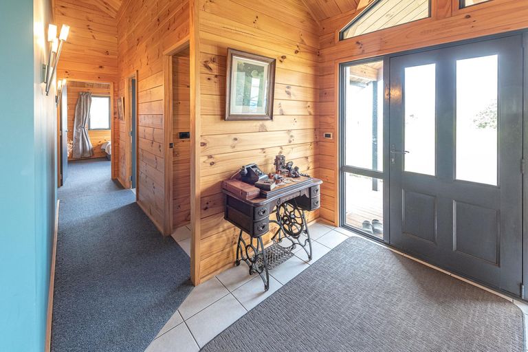 Photo of property in 92 Fox Road, Springvale, Whanganui, 4501