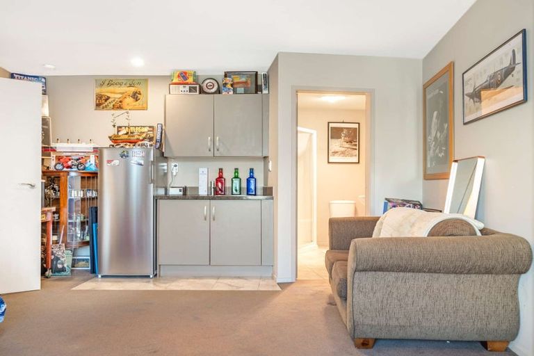 Photo of property in 2 Honeysuckle Lane, Ohauiti, Tauranga, 3112