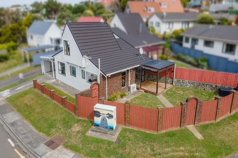 Photo of property in 1/24 Cambrian Street, Churton Park, Wellington, 6037