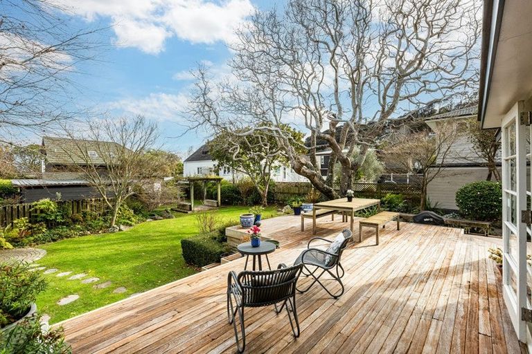 Photo of property in 33 Cheviot Road, Lowry Bay, Lower Hutt, 5013