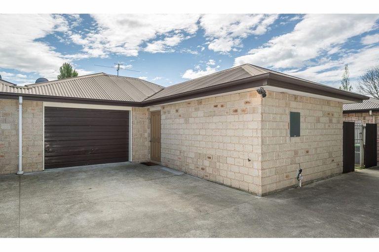 Photo of property in 65a Cleveland Street, Edgeware, Christchurch, 8013