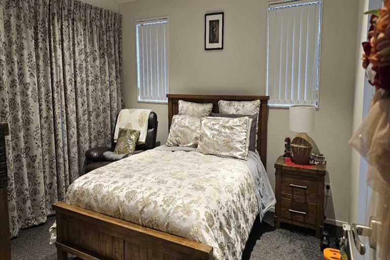 Photo of property in 714a Massey Road, Mangere, Auckland, 2022