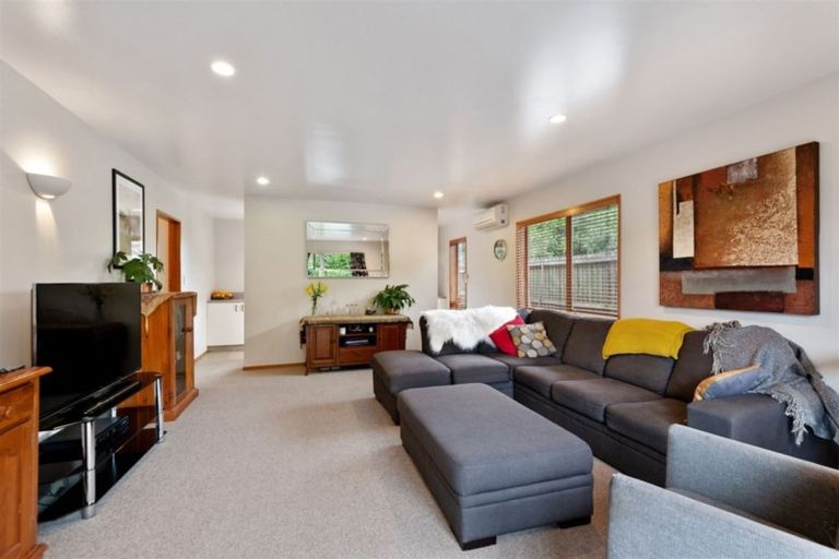 Photo of property in 9 Cherry Place, Casebrook, Christchurch, 8051