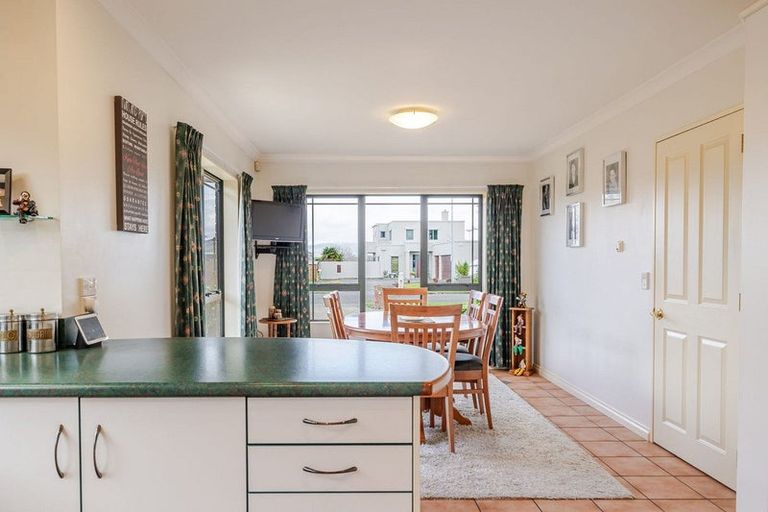 Photo of property in 62 Royal Oak Drive, Kelvin Grove, Palmerston North, 4414