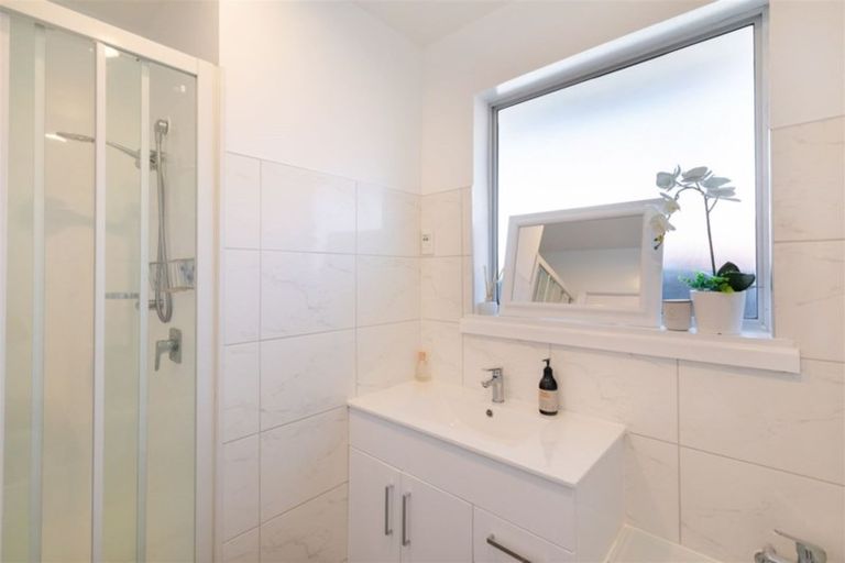 Photo of property in 32 Inwoods Road, Parklands, Christchurch, 8083