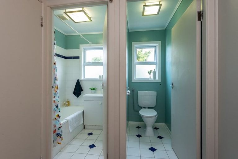 Photo of property in 186b Queens Drive, Lyall Bay, Wellington, 6022