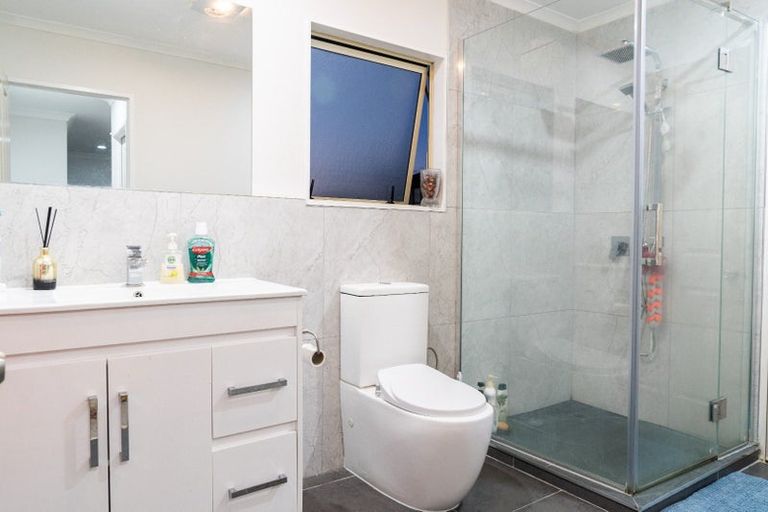 Photo of property in 38 Vireya Court, Goodwood Heights, Auckland, 2105