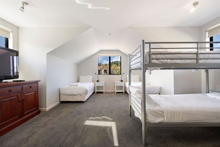 Photo of property in 74 Kings Drive, Wanaka, 9305