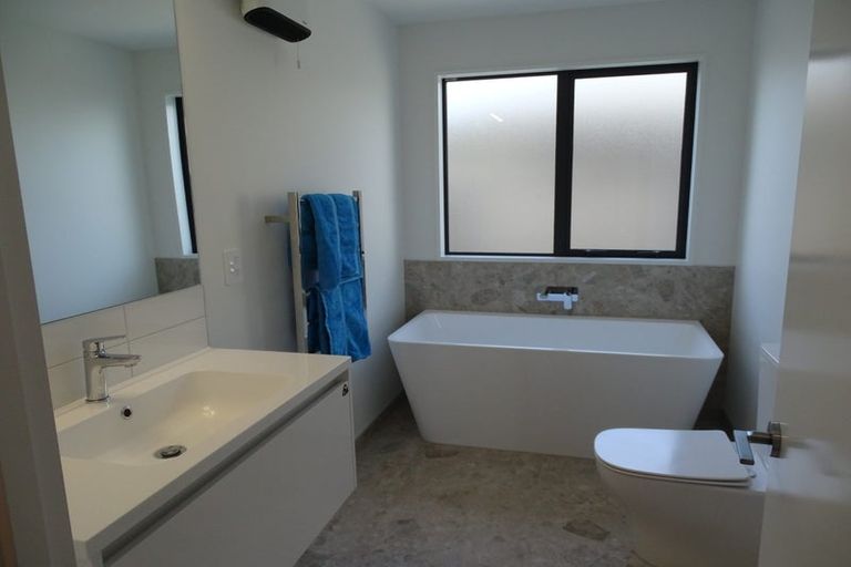 Photo of property in 13 Oakmill Drive, Casebrook, Christchurch, 8051