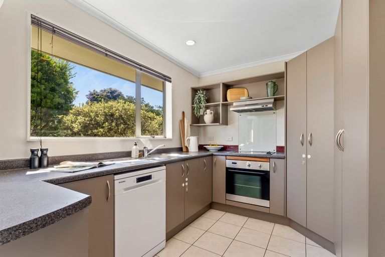 Photo of property in 12 Lionel Place, Mapua, 7005