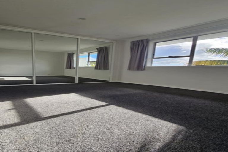 Photo of property in 2/25 Moire Road, Massey, Auckland, 0614