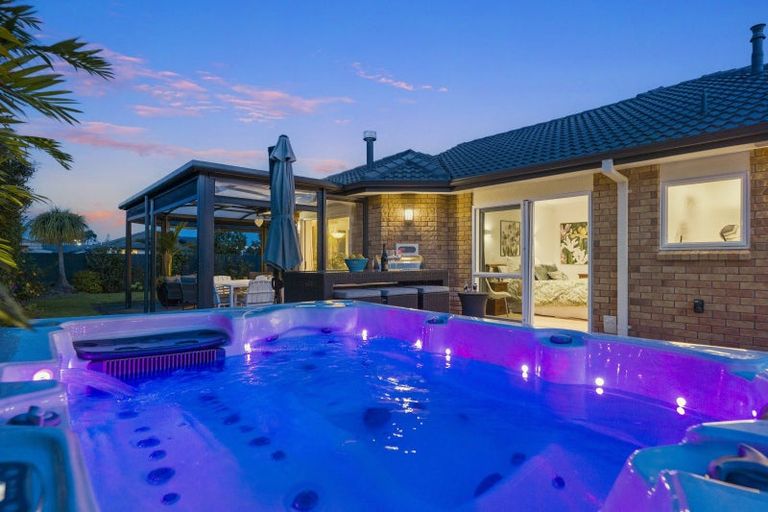 Photo of property in 90 Santa Monica Drive, Papamoa Beach, Papamoa, 3118