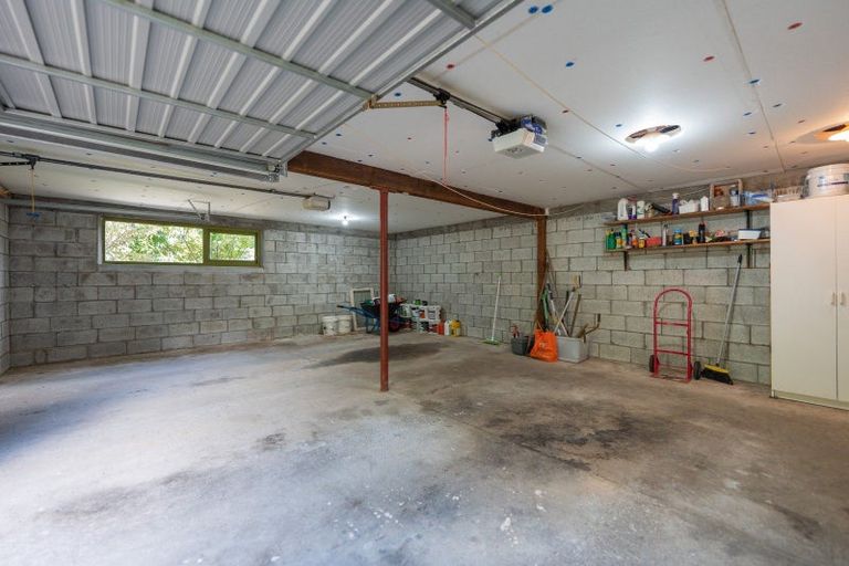 Photo of property in 6 Waugh Street, Kimbolton, 4777