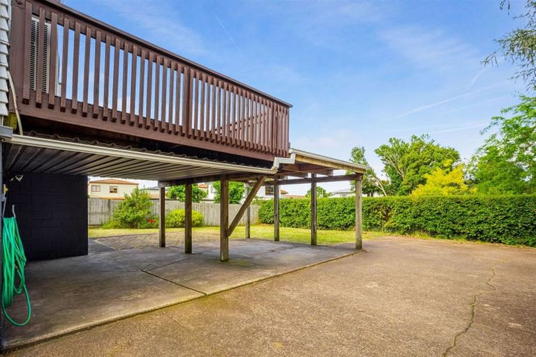 Photo of property in 12 Crompton Road, Massey, Auckland, 0614