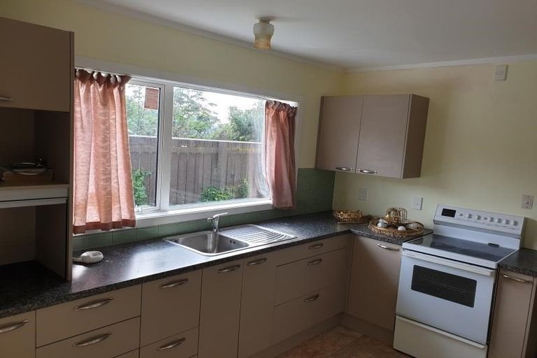 Photo of property in 5 Southern Cross Crescent, Island Bay, Wellington, 6023