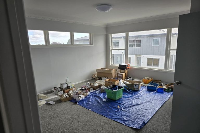 Photo of property in 70 Clevedon Road, Papakura, 2110