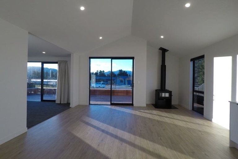 Photo of property in 15 Mount Creighton Crescent, Wanaka, 9305