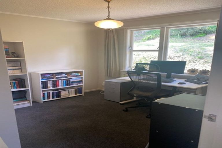 Photo of property in 7 Chaucer Way, Karori, Wellington, 6012