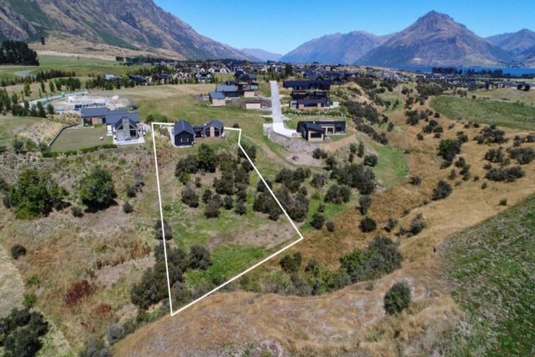 Photo of property in 7 Rabbiters Crescent, Jacks Point, Queenstown, 9371