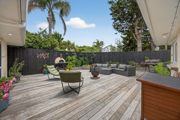 Photo of property in 6d Clearwater Cove, West Harbour, Auckland, 0618