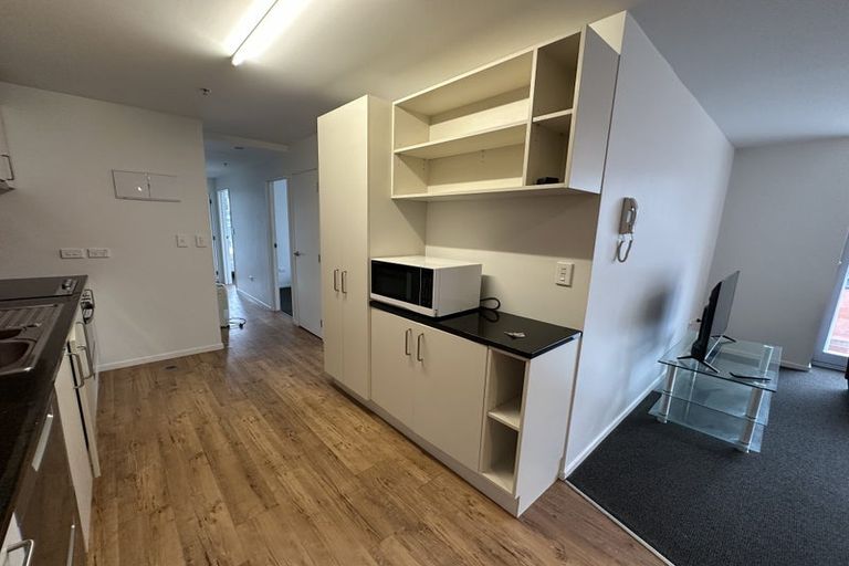 Photo of property in 2 Torrens Terrace, Mount Cook, Wellington, 6011