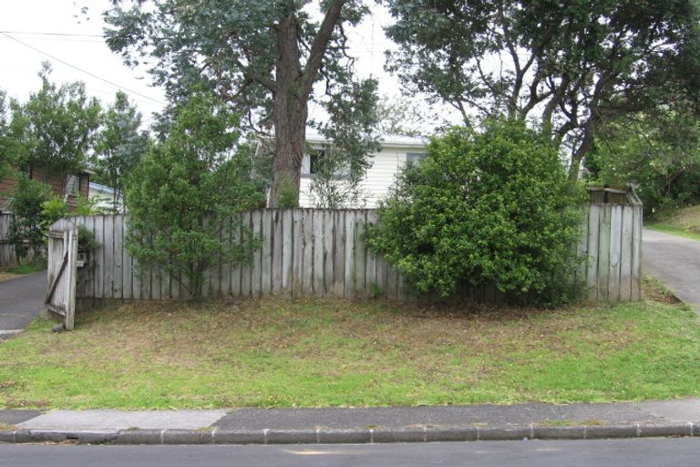 Photo of property in 1/35 Roberts Road, Glenfield, Auckland, 0629