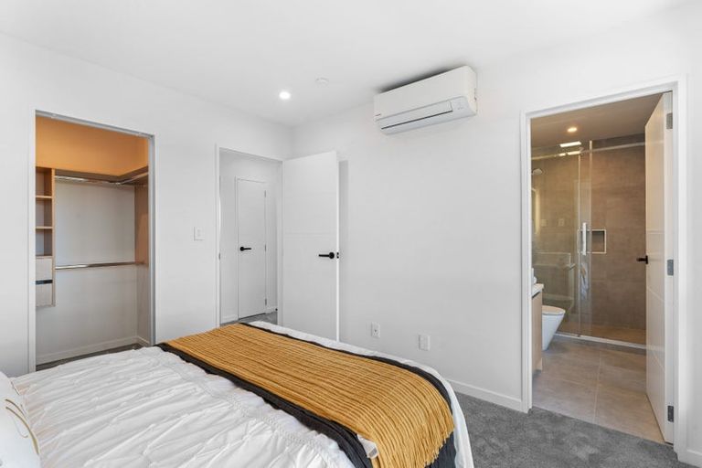 Photo of property in 8c Rowan Terrace, Te Atatu South, Auckland, 0610