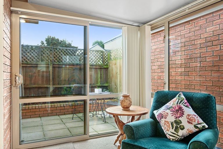 Photo of property in 3/3 Staveley Street, Avonhead, Christchurch, 8042